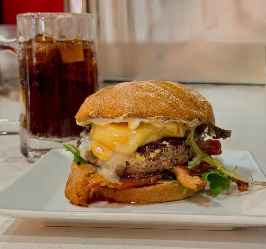 Burger Federal Classic at Floré Café & Kitchen