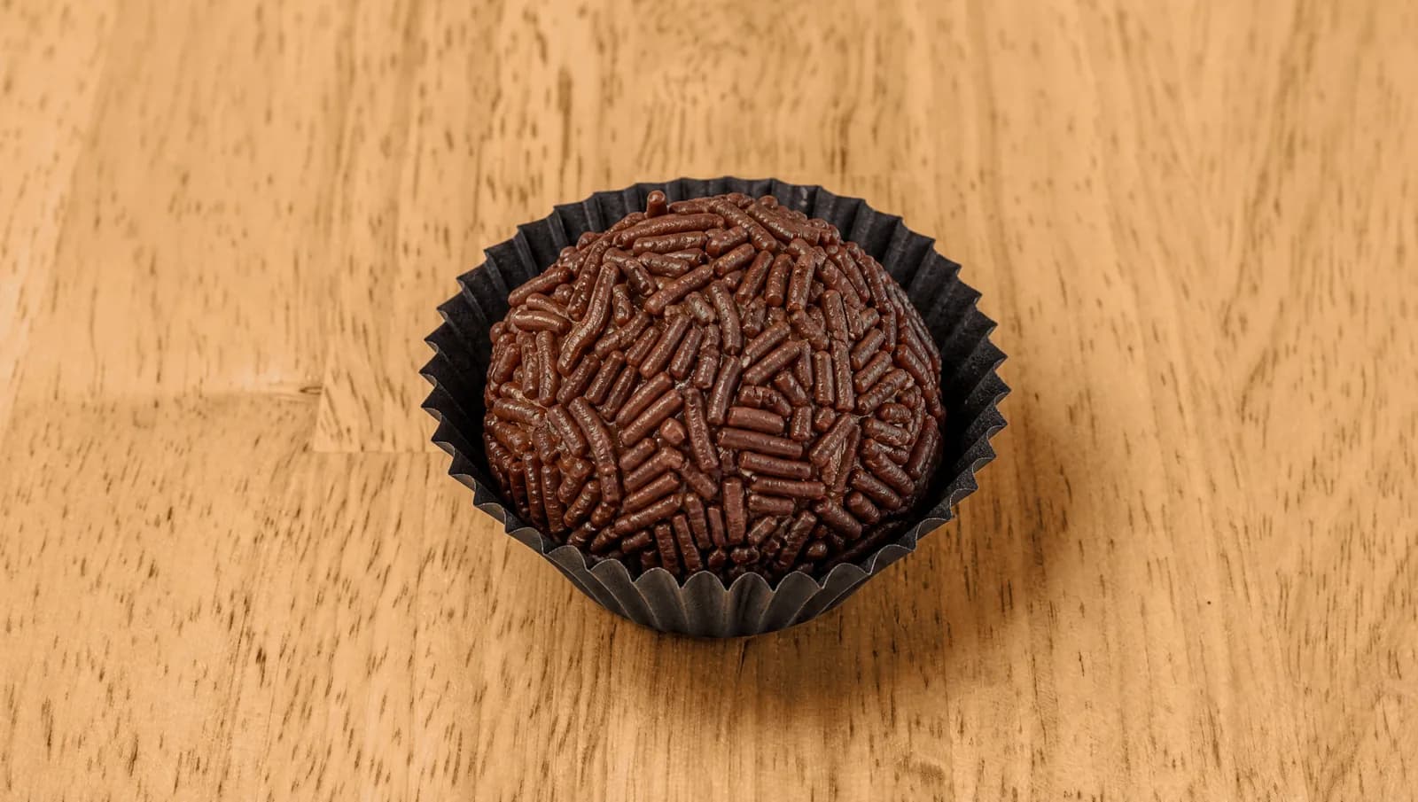 Chocolate brigadeiro with sprinkles at Floré Café & Kitchen | Brigadeiro de chocolate com granulado no Floré Café & Kitchen