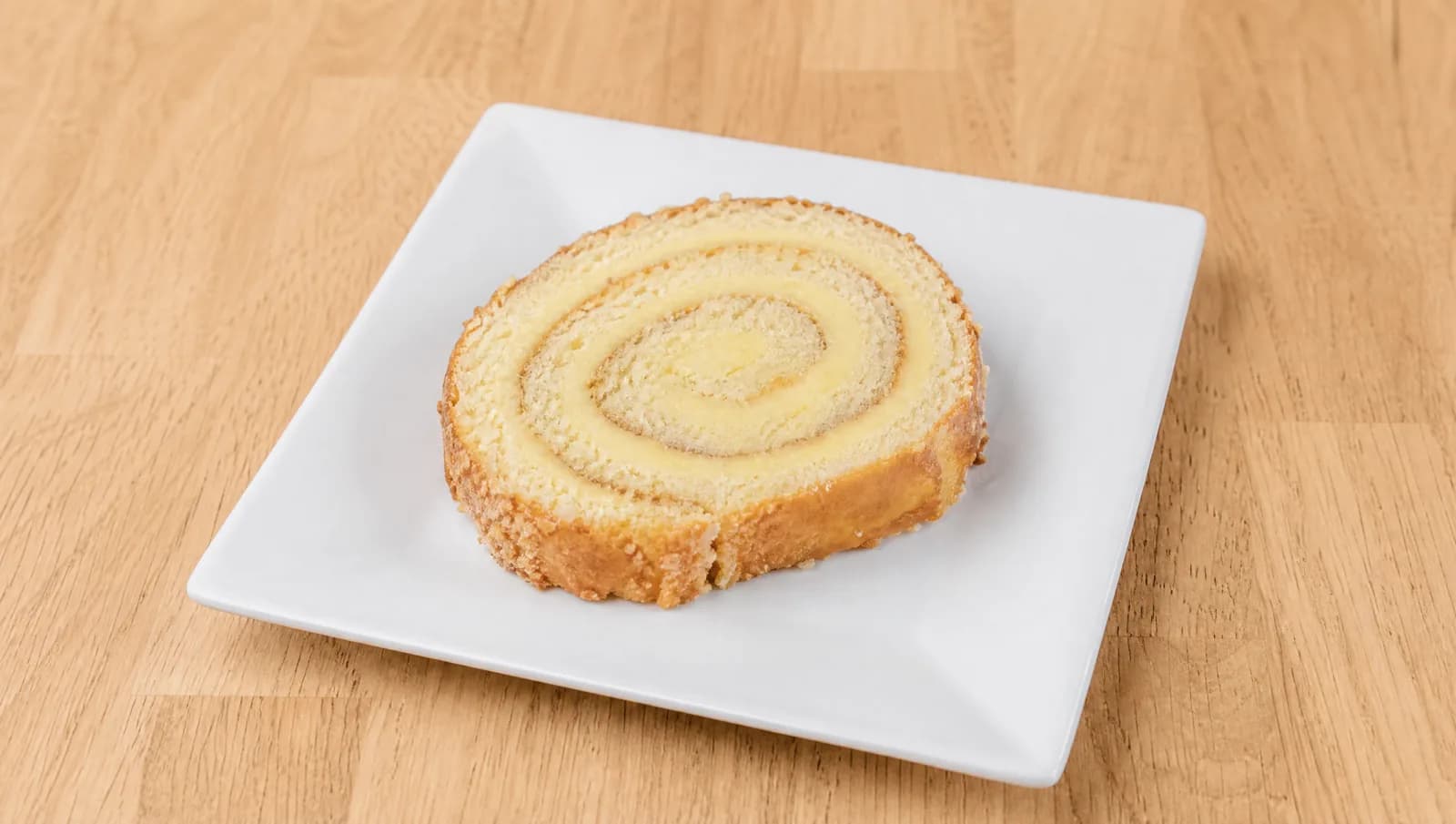 Slice of rocambole (rolled cake) at Floré Café & Kitchen | Fatia de rocambole no Floré Café & Kitchen